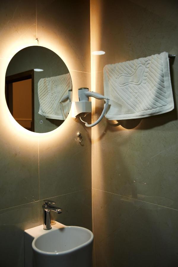 פרישטינה Amico Hotel מראה חיצוני תמונה